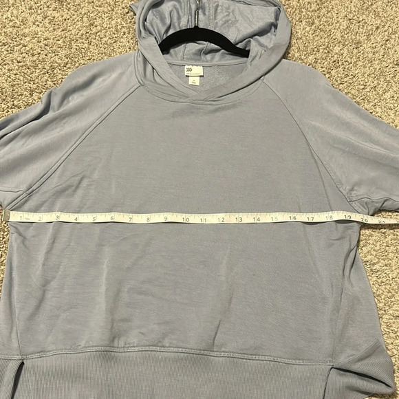 All in motion hoodie - Picture 6 of 7